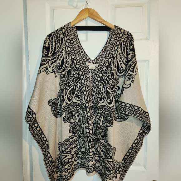 Flying Tomato Poncho Size M/L - Picture 2 of 9